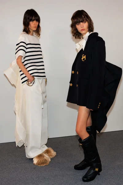 Look 11